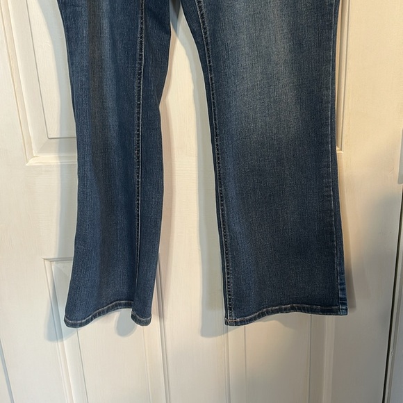 Time & Tru 18 Bootcut Jeans - Picture 3 of 4